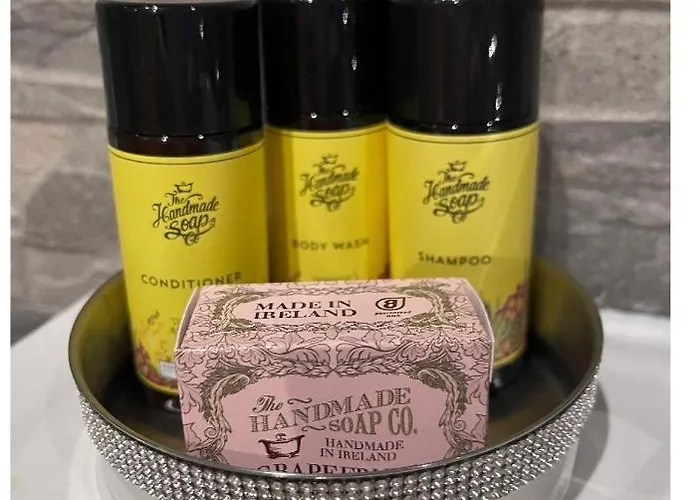 Forest Hills Oda ve Kahvaltı 3*